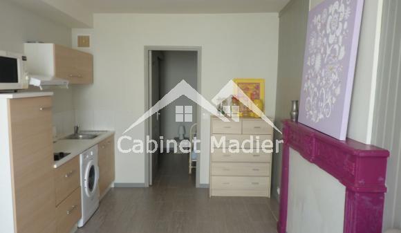  Location meublée - Appartement - st-jean-d-angely