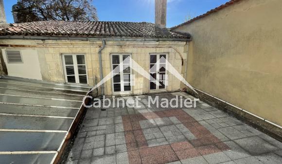  For Sale - Building with apartments - st-jean-d-angely